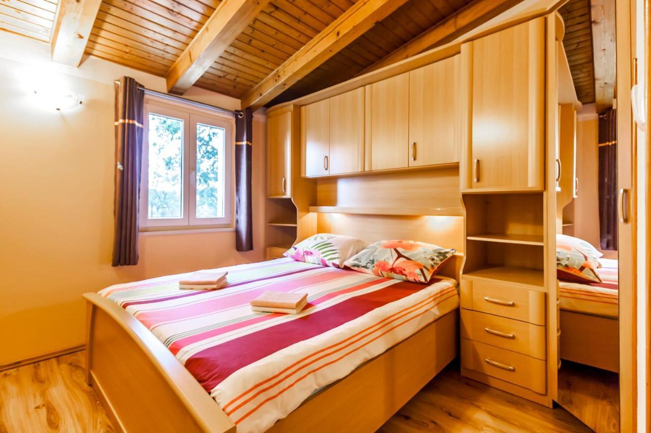 Holiday Home Lana Лабин Екстер'єр фото