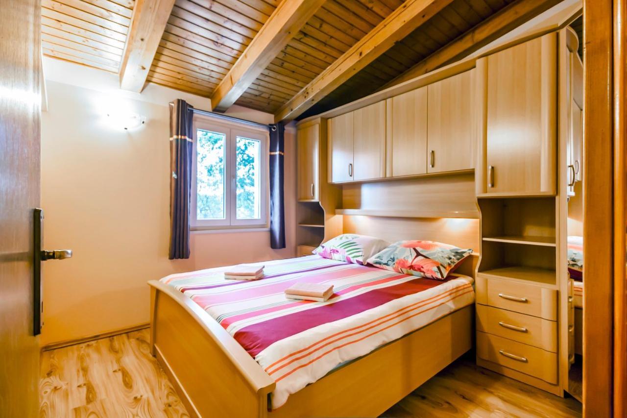 Holiday Home Lana Лабин Екстер'єр фото