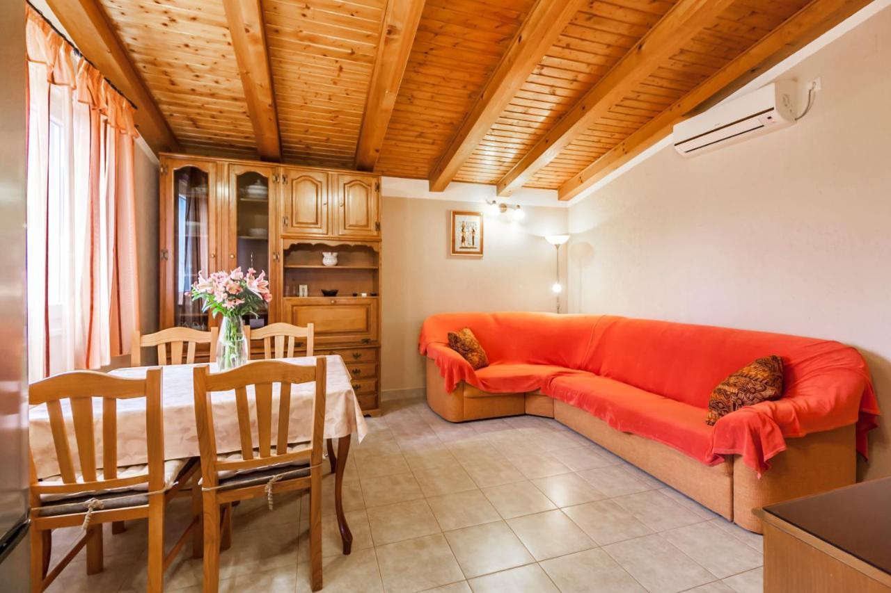 Holiday Home Lana Лабин Екстер'єр фото
